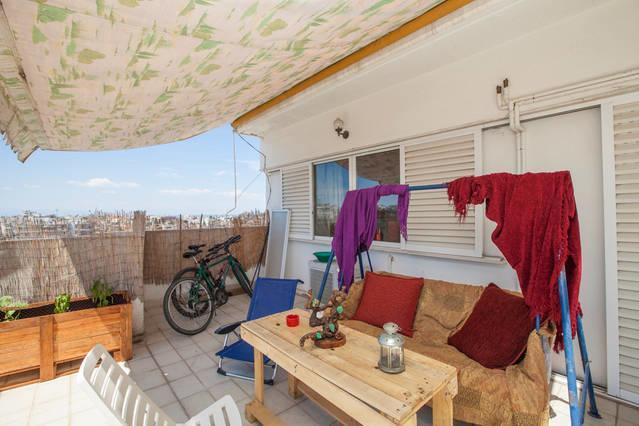 Private In A Family House *